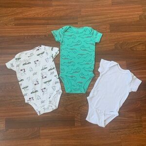 Set of 3 Baby Boy 18 Month One Piece Snap Suit Carter’s, Gerber Onsie